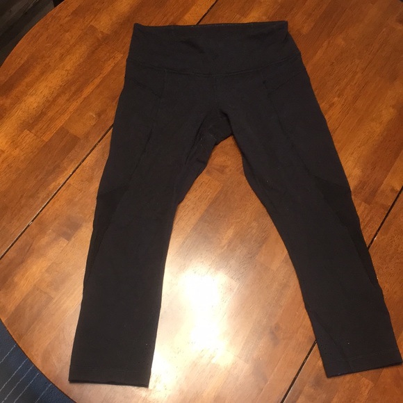 lululemon athletica Pants - Lululemon Athletica Crop leggings Sz4, black